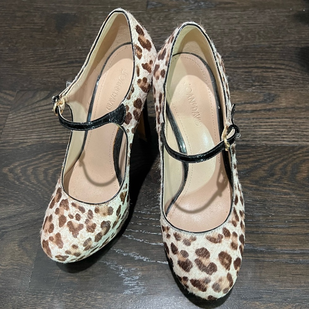 Joan & David Cheetah Print Heels Size 4.5M